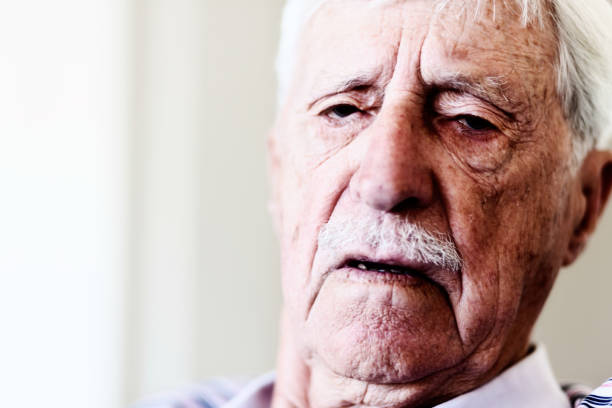 istock Vacant looking very old man, possibly senile. 660619396