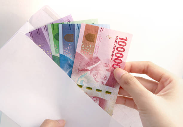 Rupiah Indonesia menjadi mata uang terlemah di dunia