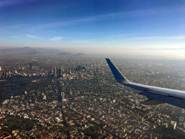 città del messico in centro per l'aria - smog mexico mexico city air pollution foto e immagini stock