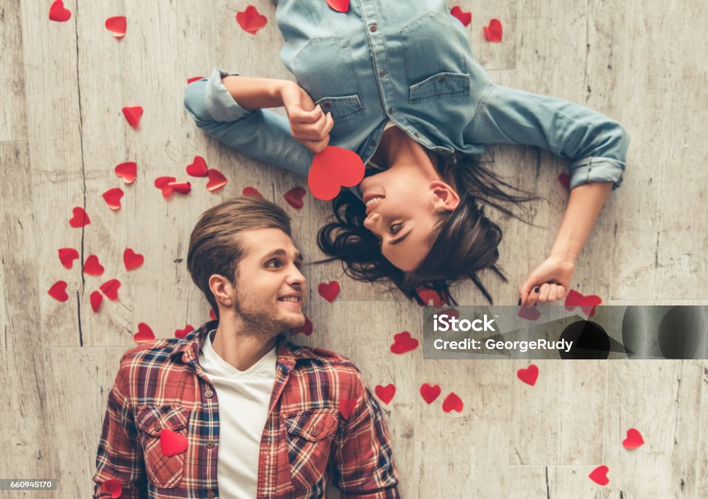 Glückliches junges Paar - Lizenzfrei Valentinstag Stock-Foto