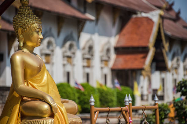 istock worship and religion in Thailand 660990602