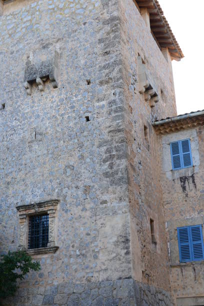 istock House facades / city views in Mallorca - Spain 661015520