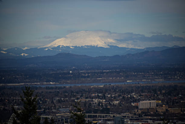istock Mount Saint Helens and Portland A 661177770