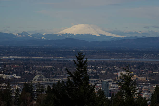 istock Mount Saint Helens and Portland B 661185218
