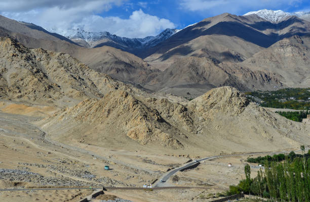 istock landscape mountain, northern India 661409590