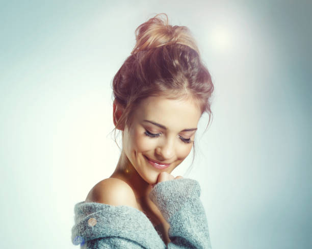 fall in love with taking care of your skin - dimple imagens e fotografias de stock