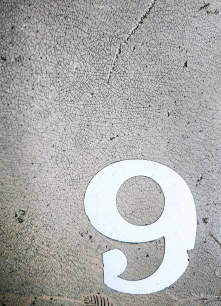 istock Number 9 on cracked floor 661522790