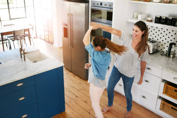 istock Her daughter just loves to dance 661531094