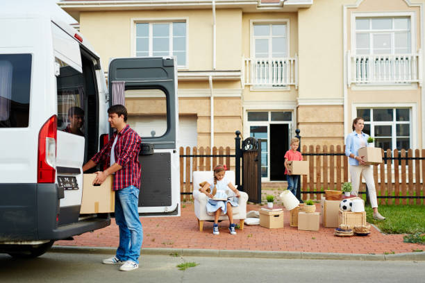 istock Family Moving Out 661542806