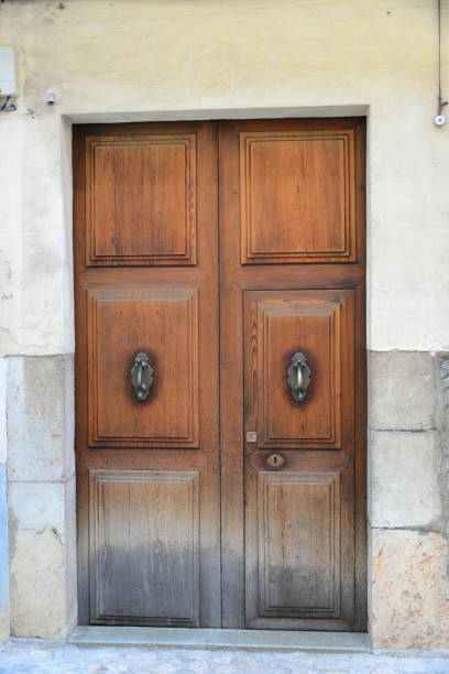 istock House facades / city views in Mallorca - Soller - Spain 661601202
