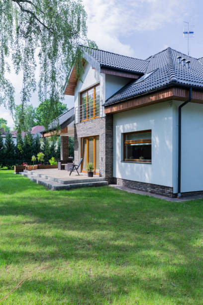 istock Idyllic afternoon in a suburban house 661616962