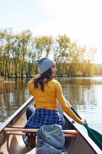 istock Paddling her way to peace 661619550
