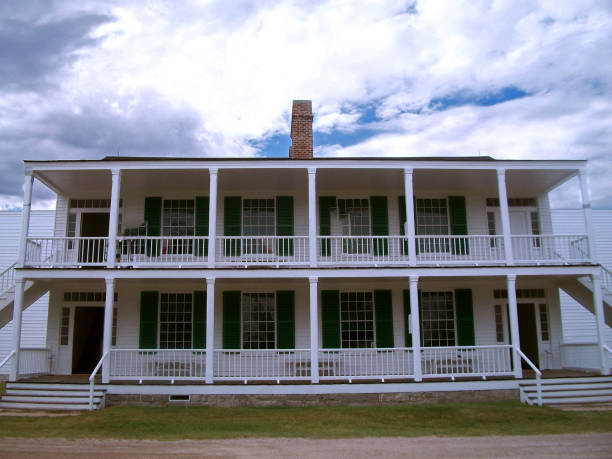 ララミー砦国立史跡、ワイオミング州の歴史的な軍事住宅 - laramie ストックフォトと画像