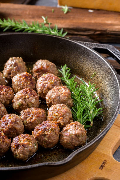 istock Meatball in cast iron pan 661988418