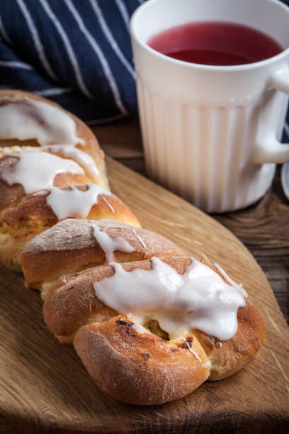 istock Sweet bun on a cutting board. 661989244