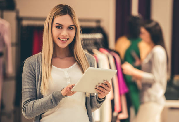 istock Girls going shopping 662143508