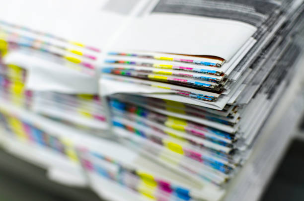 barre di riferimento a colori della carta da stampa in tipografia - lithograhic foto e immagini stock