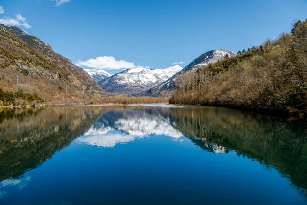 zbiornik karkonoletowy w vall de boi - vall de boi zdjęcia i obrazy z banku zdjęć