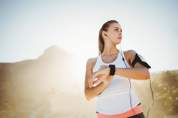 istock Fit woman on the beach 662508606