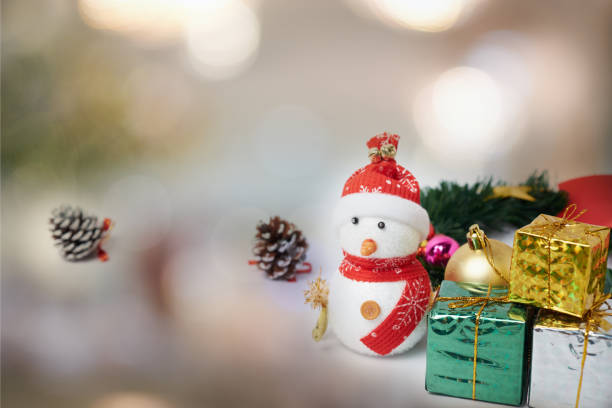 istock Gift boxs on Christmas with snowman on Blurred light background 662861720