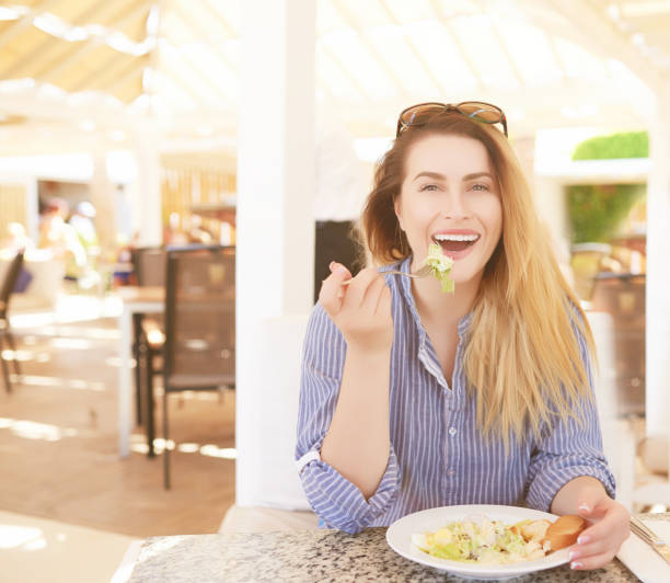 istock enjoy my healthy lunch 662882944