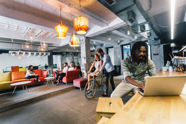 istock Modern cafe, dynamic life, people and diversity 663262786