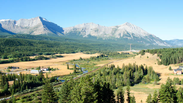 istock From highway the Crowsnest River valley and Rocky Mountains    Alberta 663323784