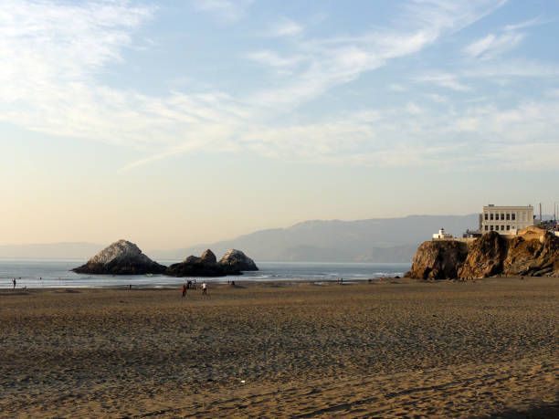 istock Ocean Beach in San Francisco 663484818