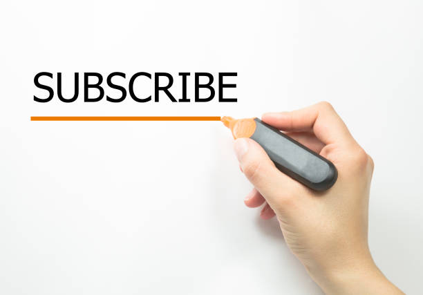istock Hand writing subscribe with blue marker on transparent wipe board. 663623798