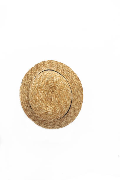 istock Straw hat-boat isolated on white background, close-up 663781706