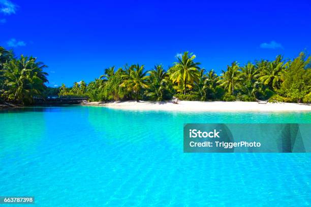 Foto de Bora Bora Taiti e mais fotos de stock de Praia - Praia, Tropical, Idílico