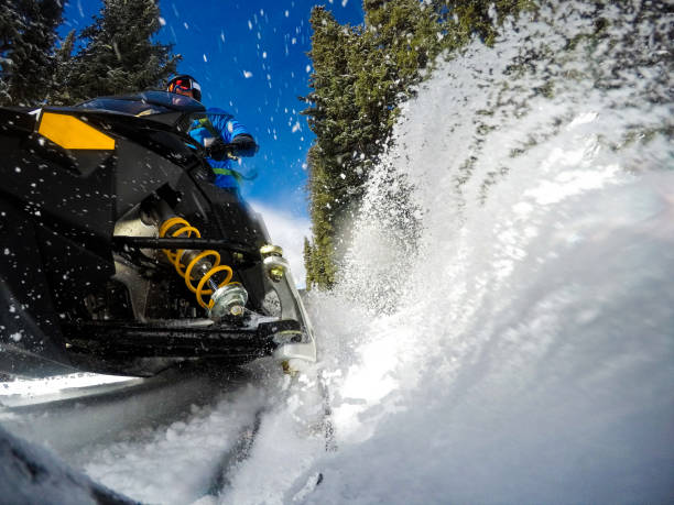 motos de nieve snowmobile pov - skiing colorado sawatch range usa fotografías e imágenes de stock