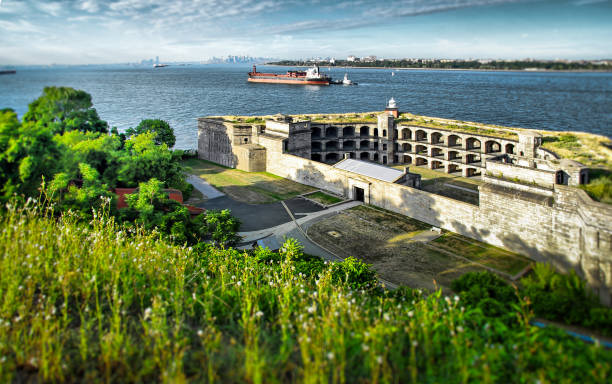 istock Fort Wadsworth and Verazano Bridge 663813218