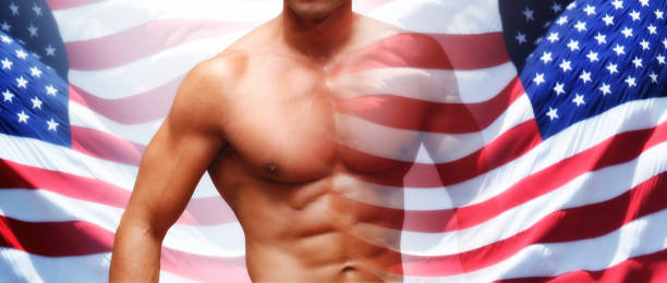 corpo muscoloso corpo maschile e bandiera americana - body building human muscle male body foto e immagini stock