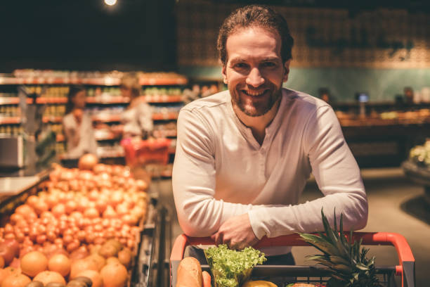 istock Man at the supermarket 663895326