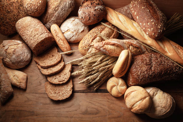 pane: varietà di pane natura morta - bakery foto e immagini stock