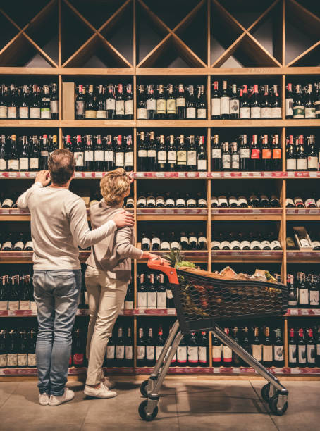 istock Couple at the supermarket 663901390