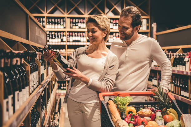 istock Couple at the supermarket 663902382