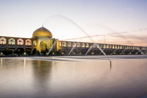 istock Fountain in Naqsh-e Jahan Square 663978682
