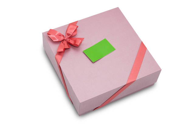 istock gift box with ribbon bow and paper tag 663988510
