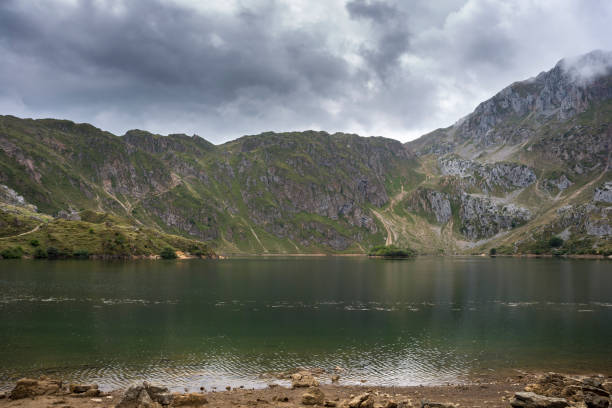 istock Views of Lago del Valle 664001316