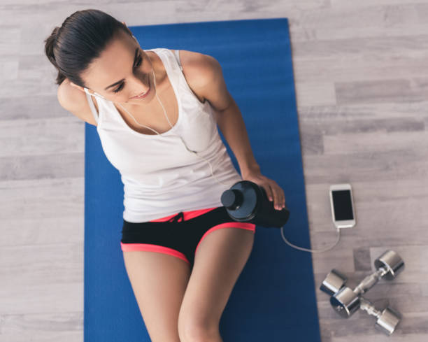 istock Beautiful sports lady 664015228