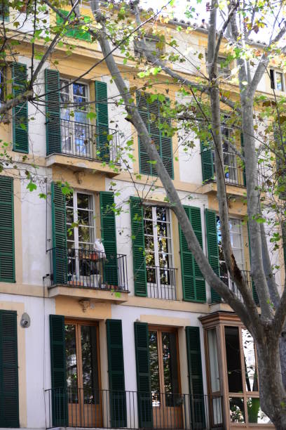 istock House facades / city views in Mallorca - Spain 664047500