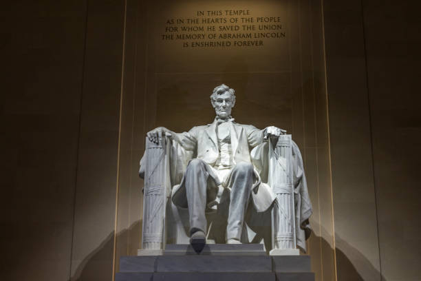istock Abraham Lincoln Memorial D.C. 664068772