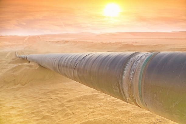 istock Desert oil pipeline 664110402