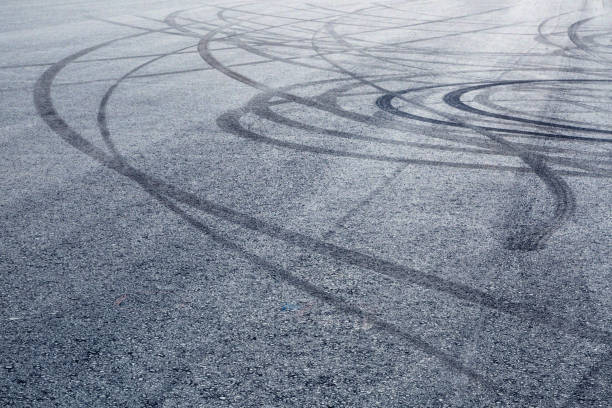 istock Car tire brake imprint 664110558