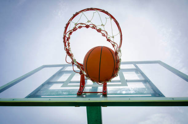 plan de basket - basketball business basketball hoop slam dunk photos et images de collection