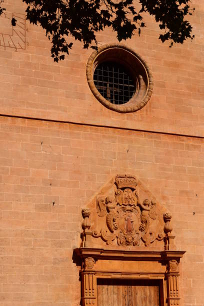 istock House facades / city views in Mallorca - Spain 664173964