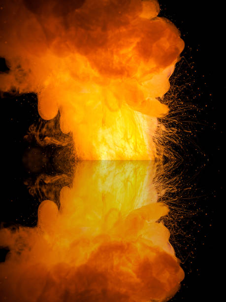 esplosione realistica infuocata su sfondo nero esplosione realistica infuocata su sfondo nero - napalm foto e immagini stock