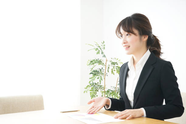 営業の若い女性 - sales agent ストックフォトと画像